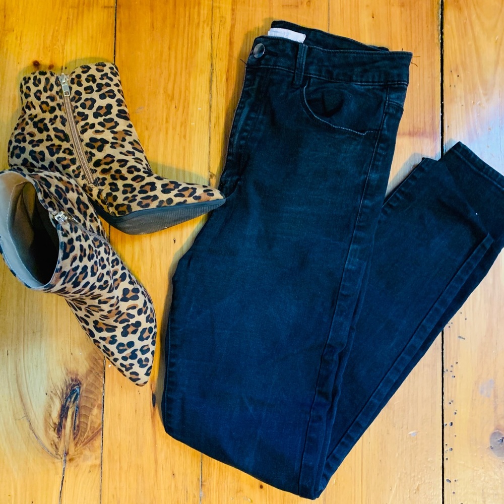 Faded black high waisted skinny jeans!